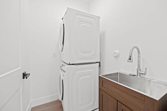Building Photo - 1355 NW 42nd St