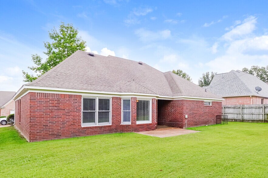 Building Photo - 1883 Banstead Dr