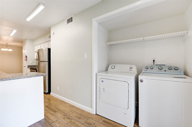 Building Photo - 6200 W Tidwell Rd