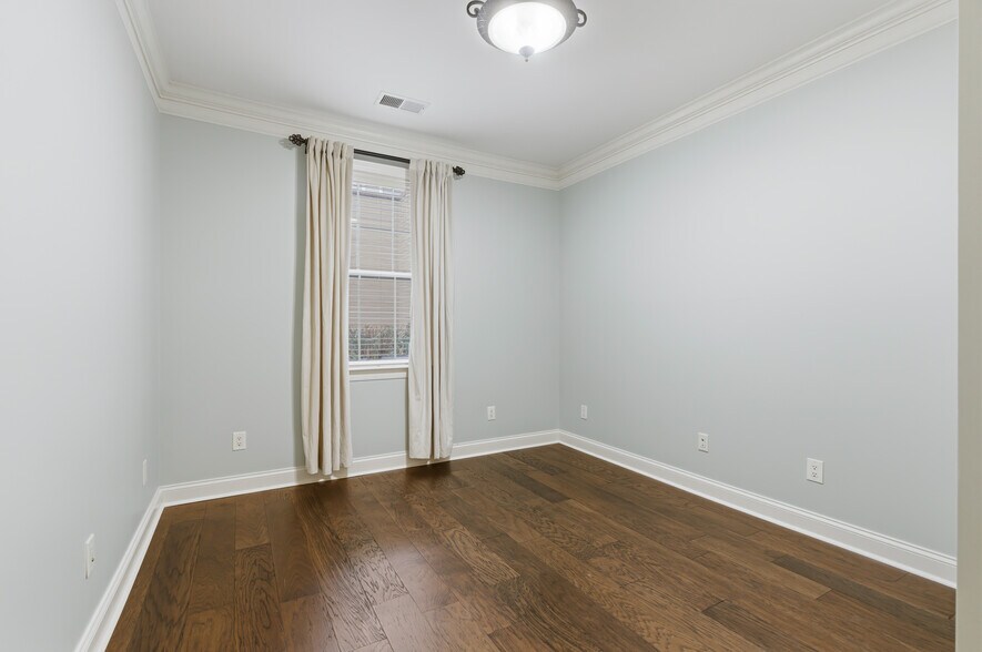 Building Photo - 10421 Rosegate Ct