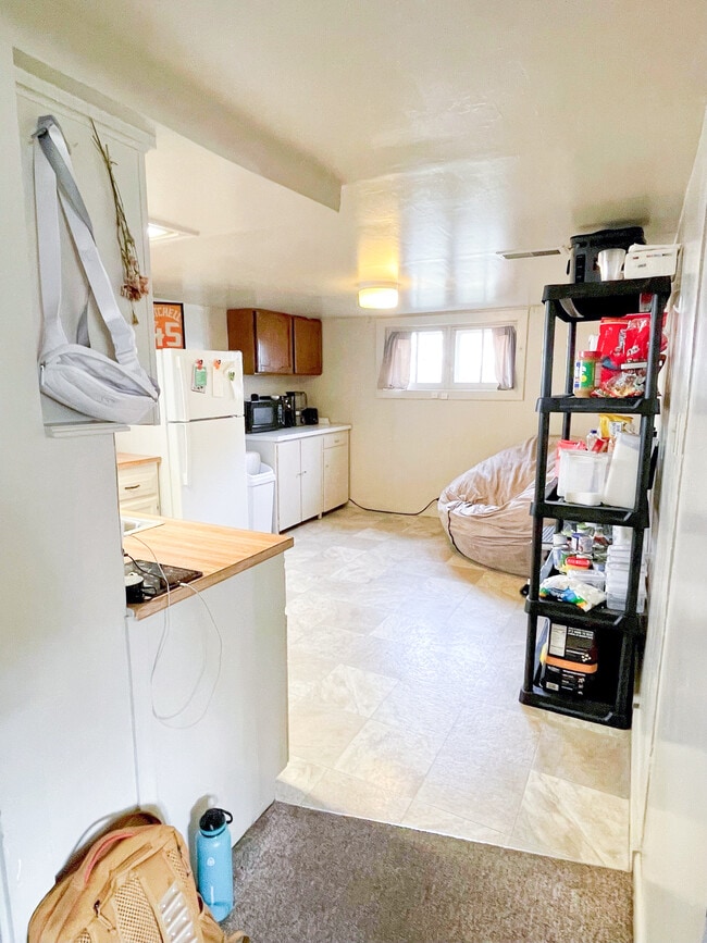 Building Photo - 825 E 820 N