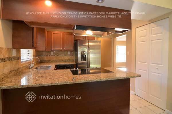 Building Photo - 2417 Devonwoode Pl