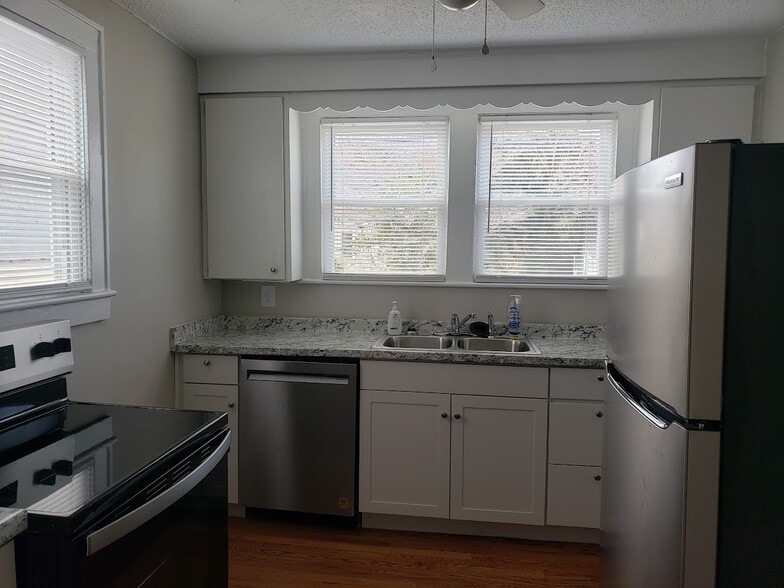 Building Photo - 12 Eastlan Dr