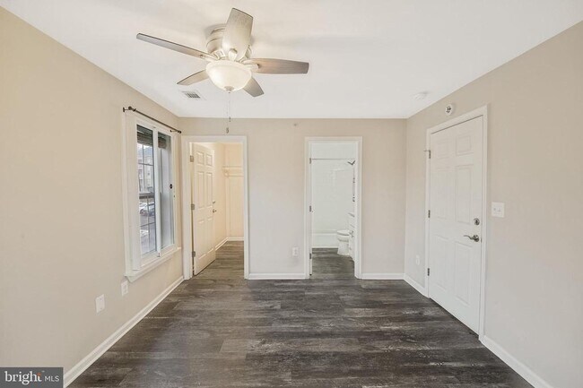 Building Photo - 1060 Gardenview Loop