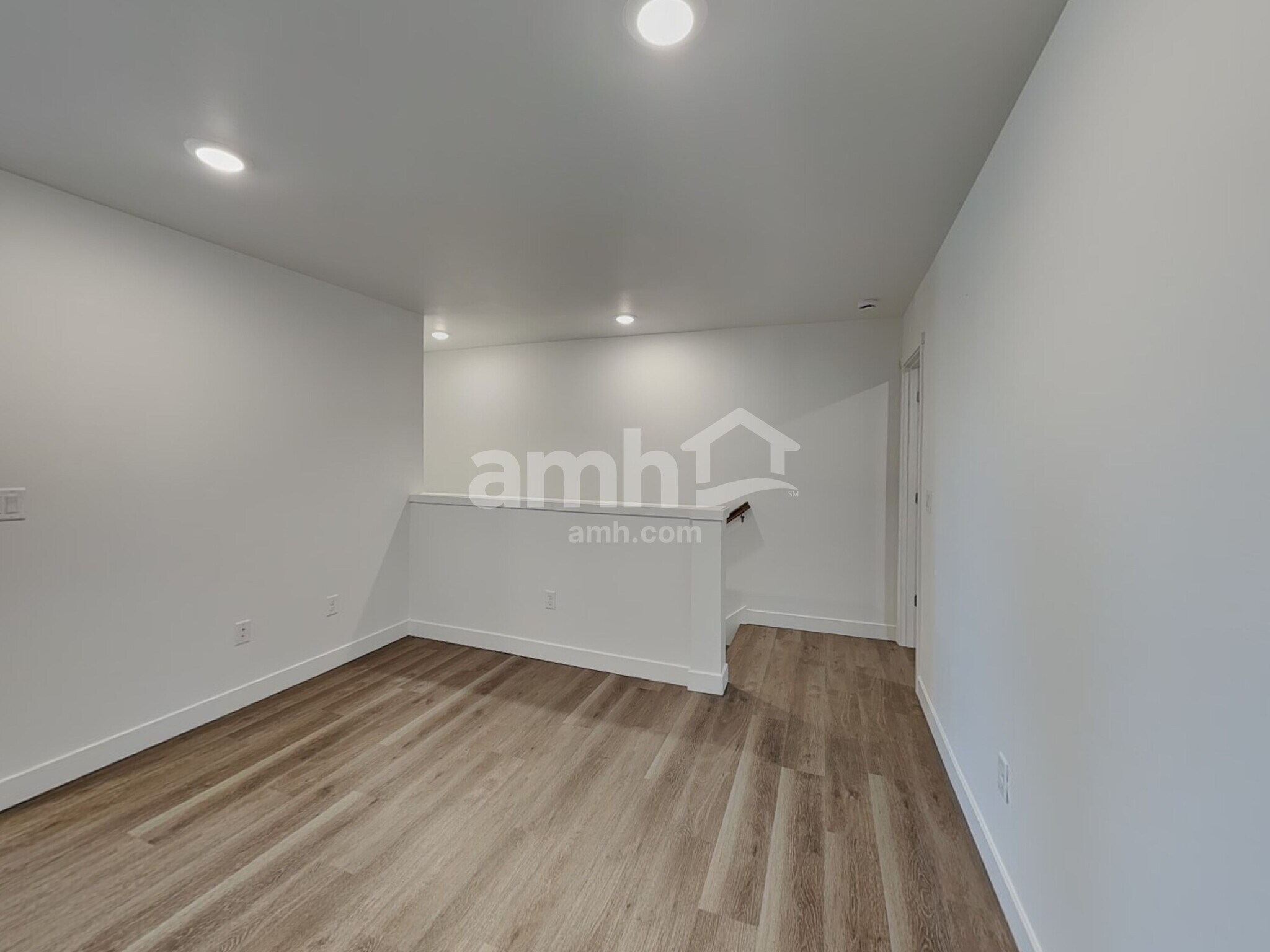 Building Photo - 4847 85th Dr NE