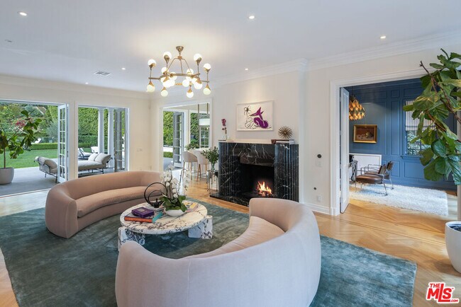 Building Photo - 9135 Hazen Dr