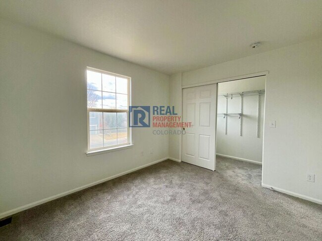 Building Photo - 16453 E Phillips Dr