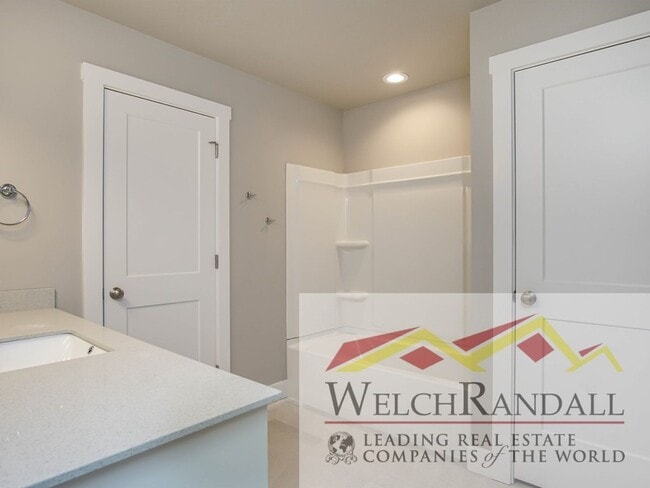 Building Photo - Beautiful 3 Bed 2.5 Bath Townhome in West ...