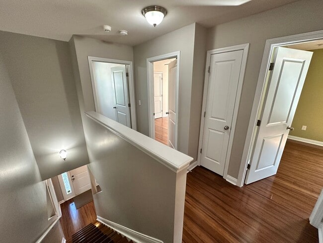 Building Photo - 408 Cunningham Ln