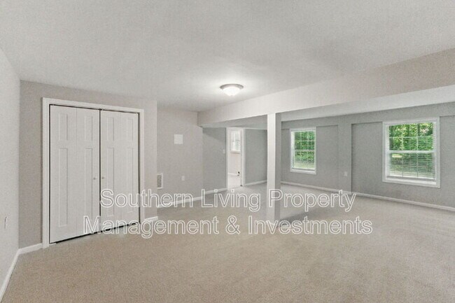 Building Photo - 7016 Wannamaker Ln