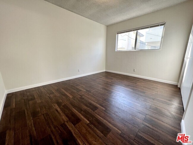 Building Photo - 11727 Mayfield Ave