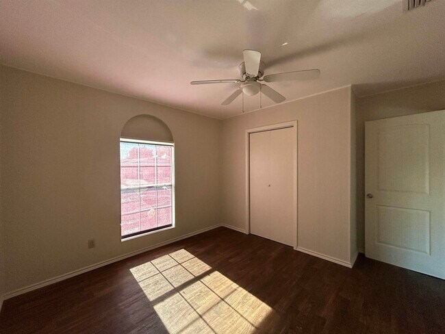 Building Photo - 3004 Musser St