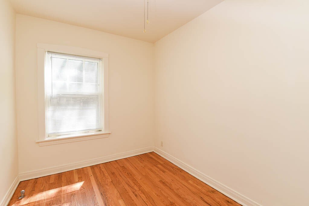 Building Photo - 3508 N Wolcott Ave