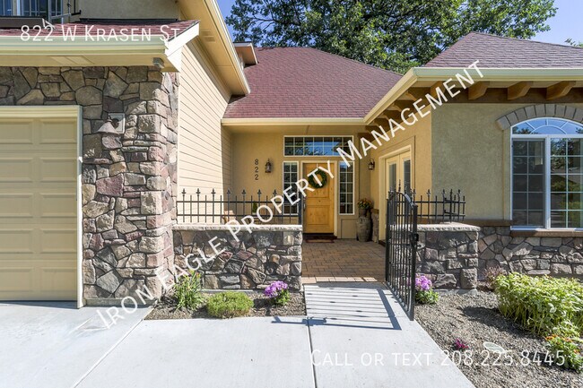 Building Photo - 822 W Krasen St
