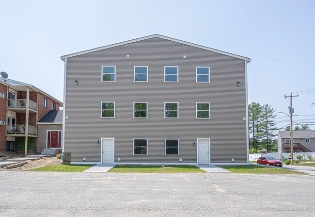 Building Photo - 984 Sharon St