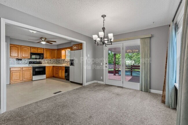 Building Photo - 33 Pershing Lake Dr