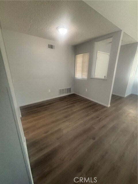 Building Photo - 7556 Villa Ave