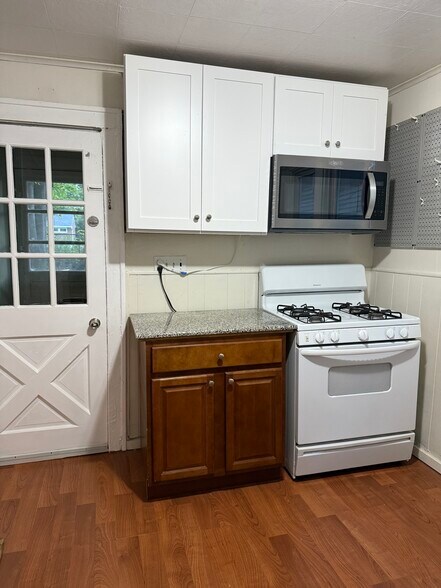 Primary Photo - 258 S Allen St