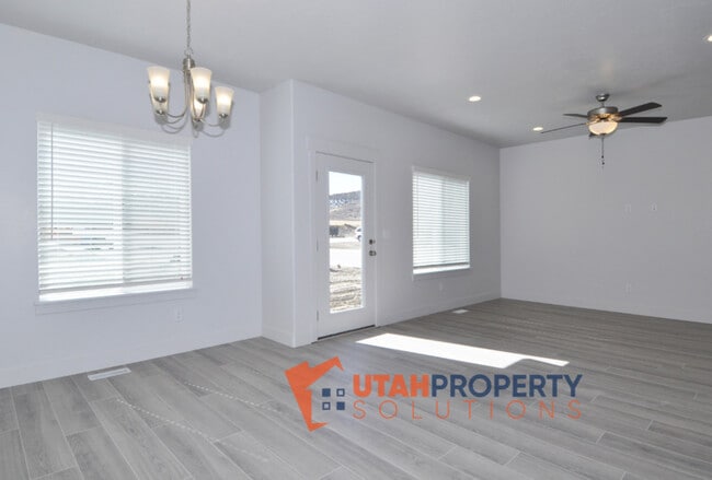 Building Photo - 4798 Breezy Patch Rd