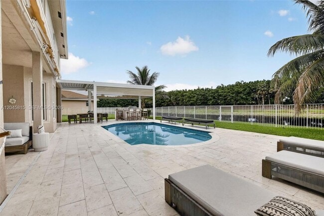 Building Photo - 981 Waterside Cir