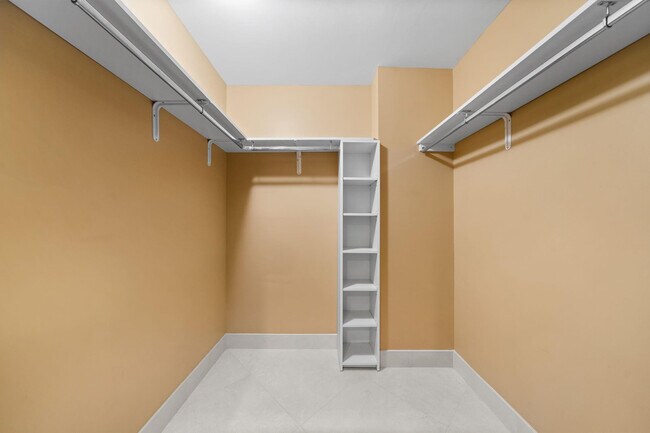 Building Photo - 511 Bayshore Dr