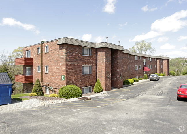 Primary Photo - Four Seasons Apartments