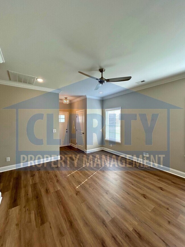 Building Photo - Modern two bedroom townhome!