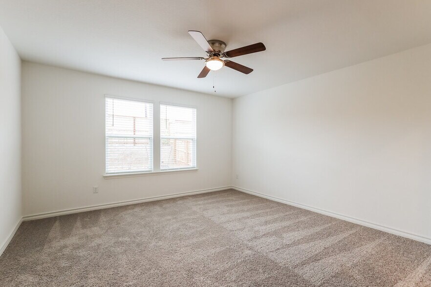 Building Photo - 10327 Monte Carmel Pl