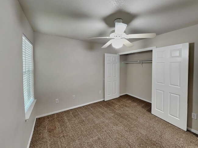 Building Photo - We’re currently offering one month free re...