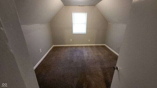 Building Photo - 1807 Raible Ave