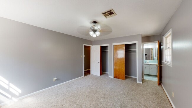 Building Photo - Roomy 3/2, quiet neighborhood/Lawncare inc...