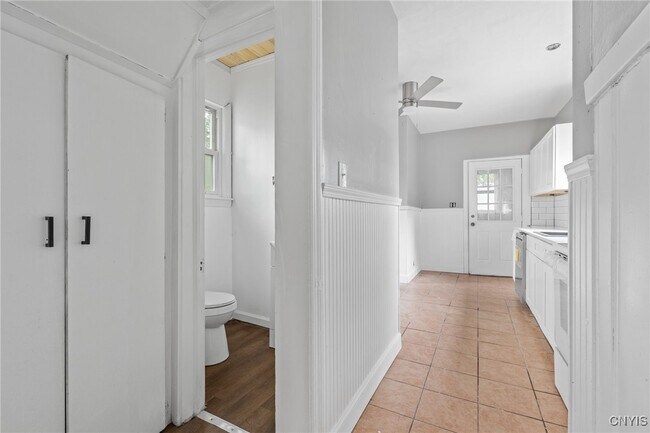 Building Photo - 145 Hixson Ave