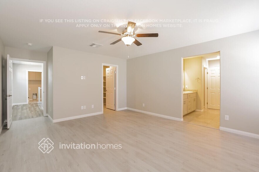 Building Photo - 9291 S Park St