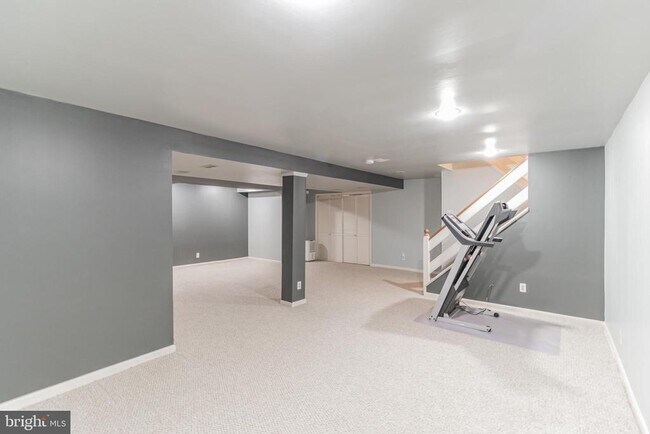Building Photo - 48 Stonehurst Ct
