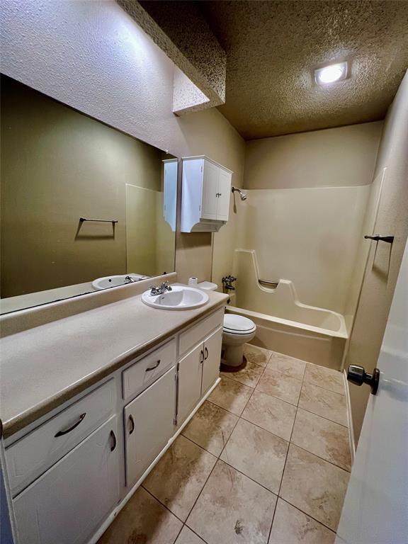 Building Photo - 6101 Woodhue Dr