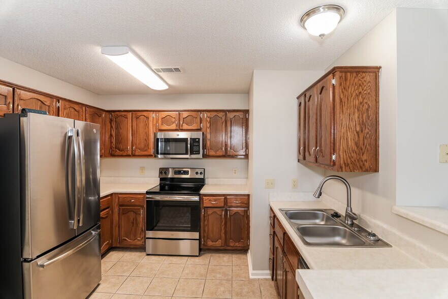 Building Photo - 1262 Breezy Valley Dr