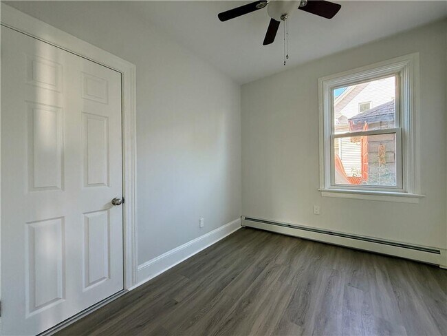 Building Photo - 52 Erastus St