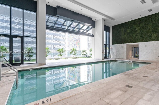 Building Photo - 1010 Brickell Ave