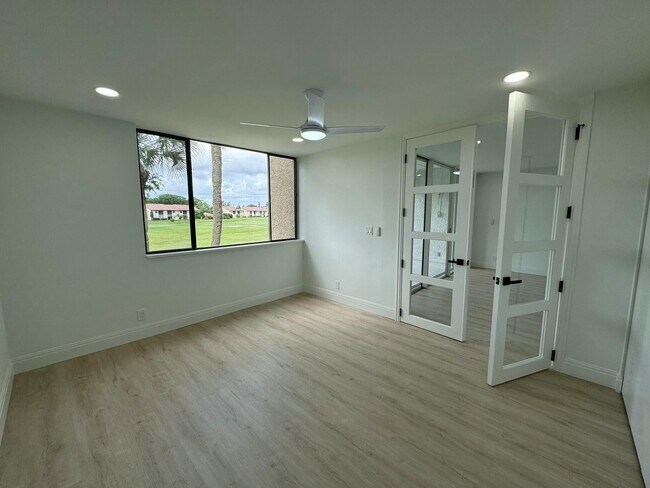 Building Photo - 4483 Luxemburg Ct