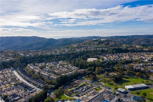 Building Photo - 17 Aurora