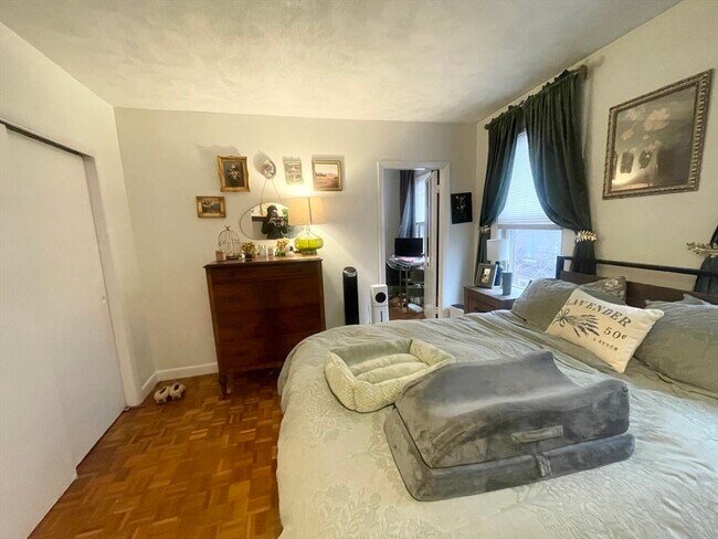 Building Photo - 59 W Cedar St