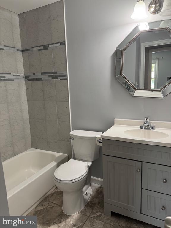 Building Photo - 5529 Corot Ct