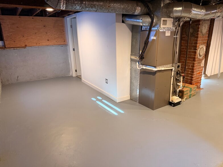 Storage - 7094 NE 8th Ave