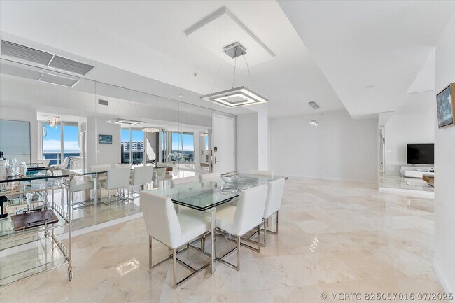 Building Photo - 3200 N Ocean Blvd