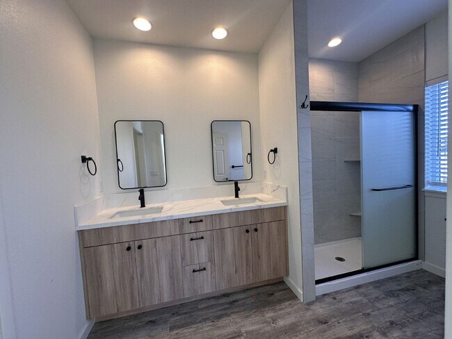 Building Photo - 20611 Independence Way