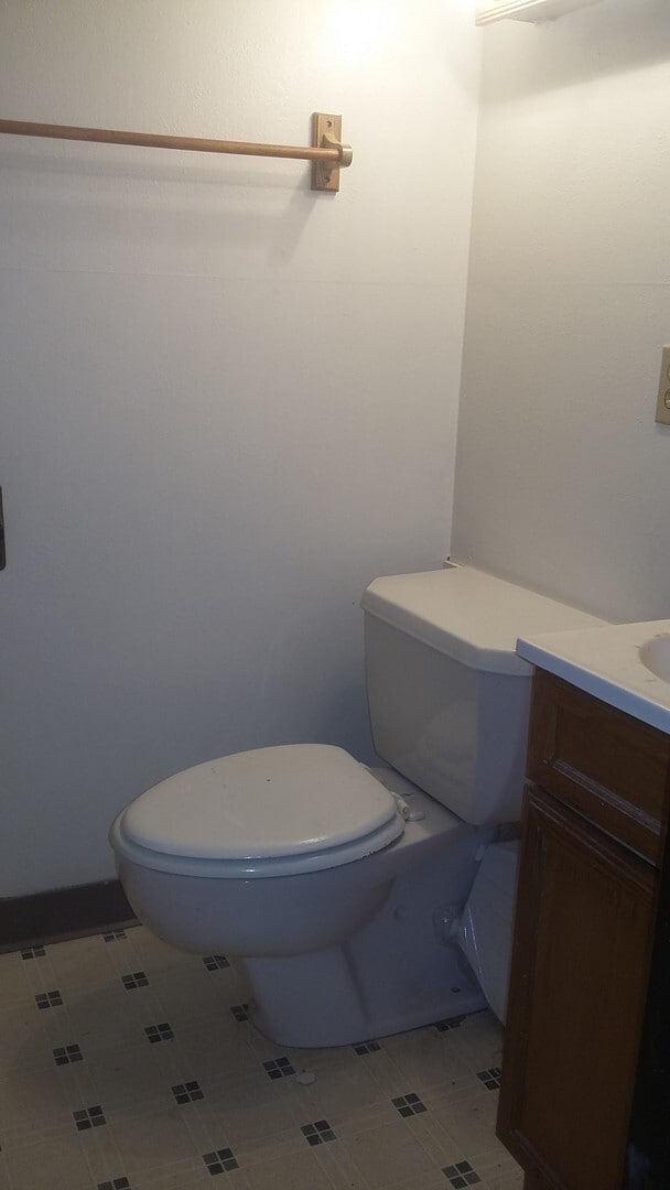 Building Photo - 1 bedroom apartment near PSNS