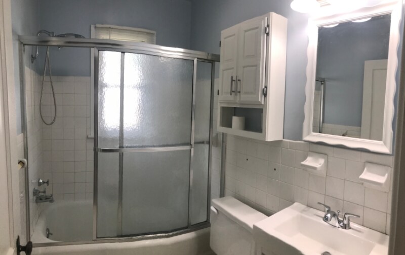 Building Photo - 209 S Woodbridge St