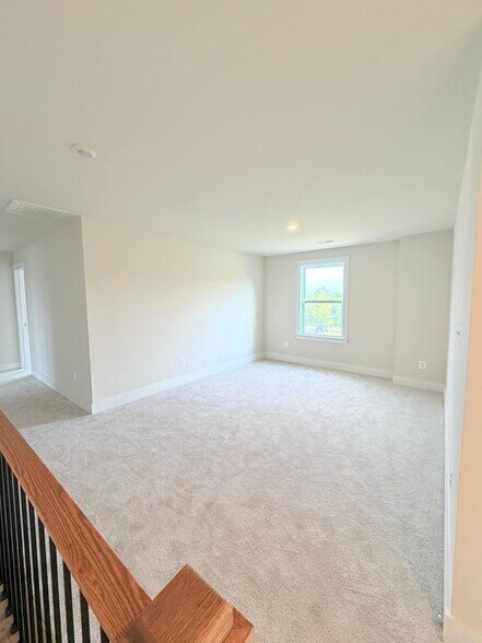 Building Photo - 9080 Piney Mountain Rd