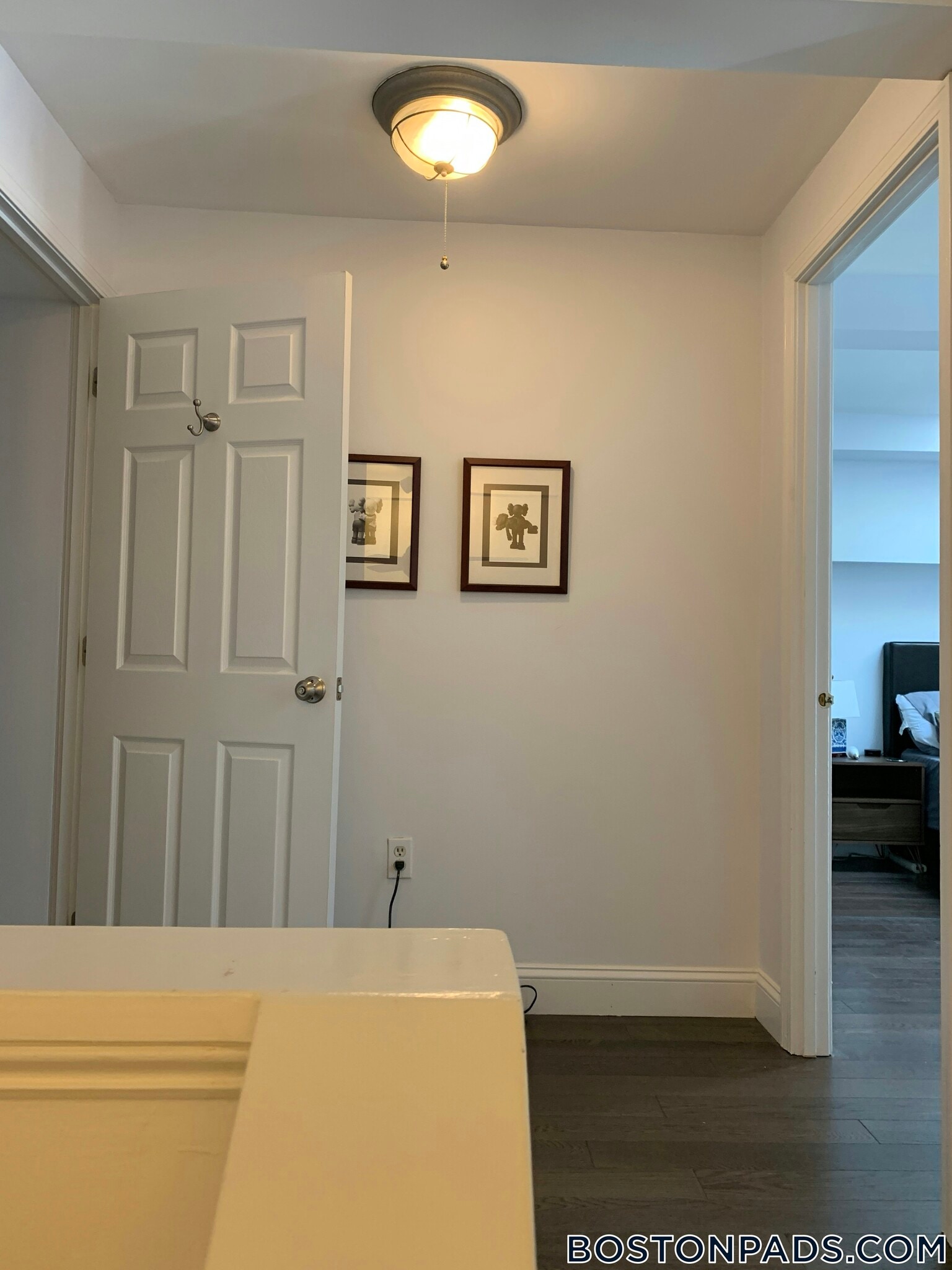 Building Photo - 12 Locust St