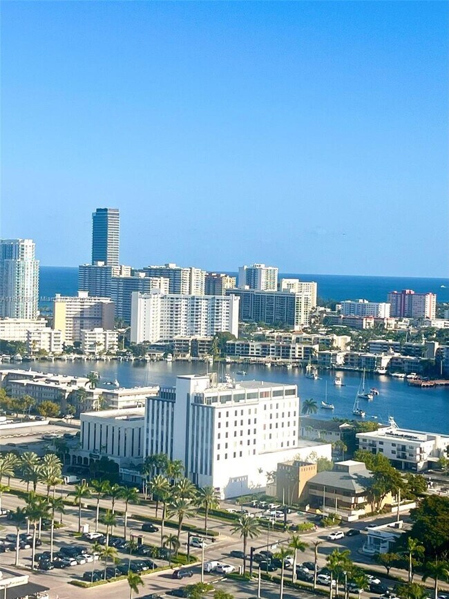 Building Photo - 1745 E Hallandale Beach Blvd